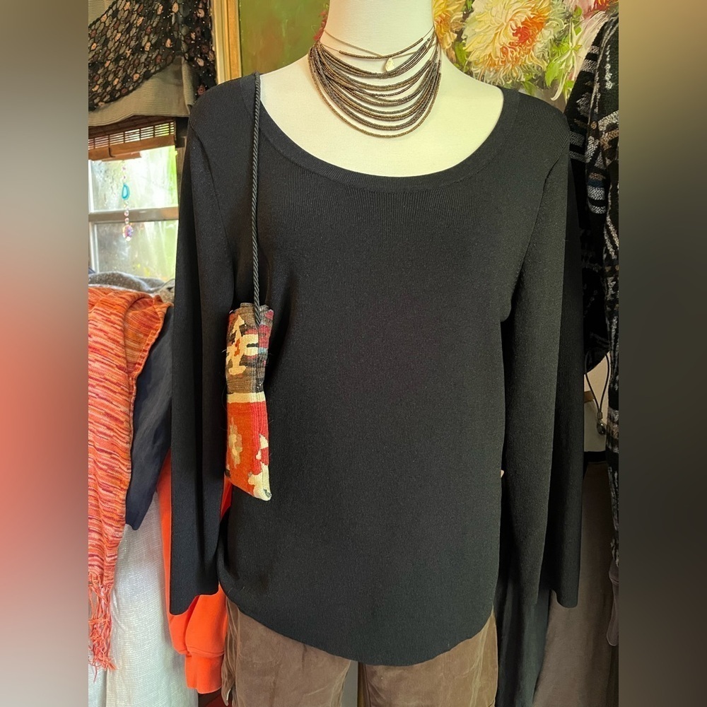 Laura Ashley Black Long Sleeve ribbed Top size small. Minimalist. Capsule.